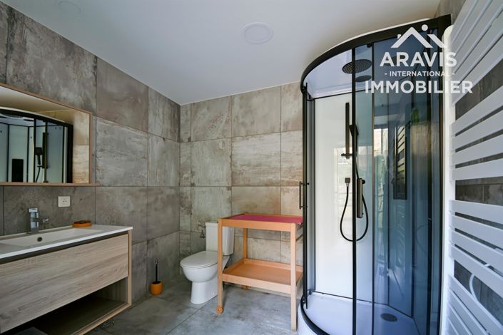 Image No.14-3 Bed House for sale