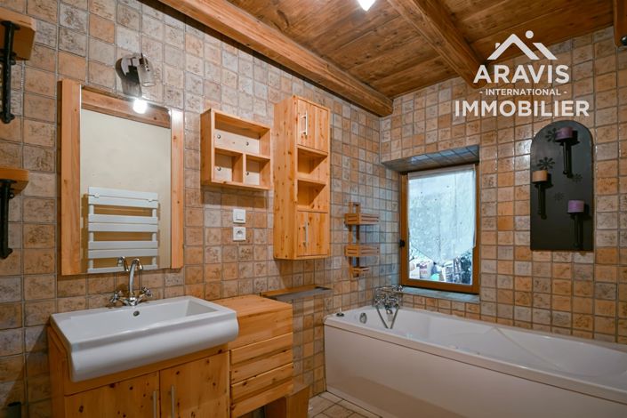 Image No.9-3 Bed House for sale