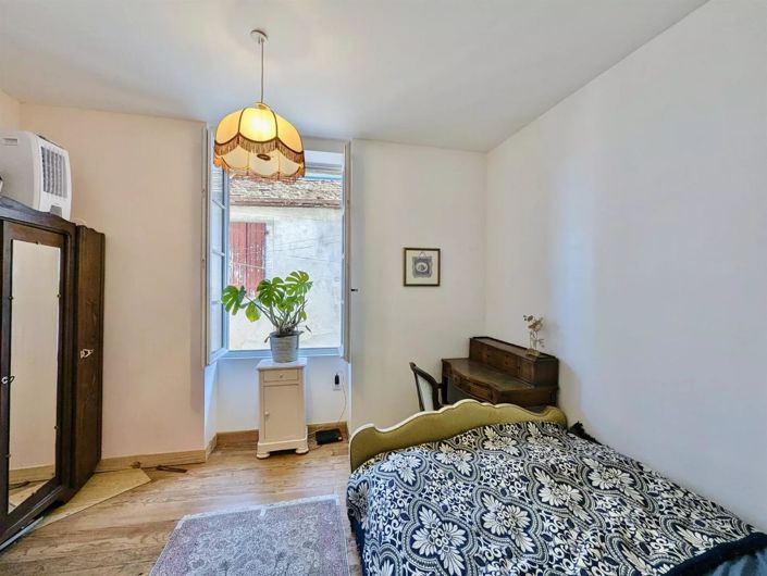 Image No.8-2 Bed House for sale