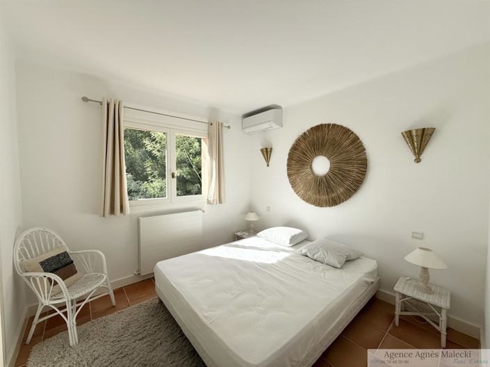 Image No.11-6 Bed House for sale