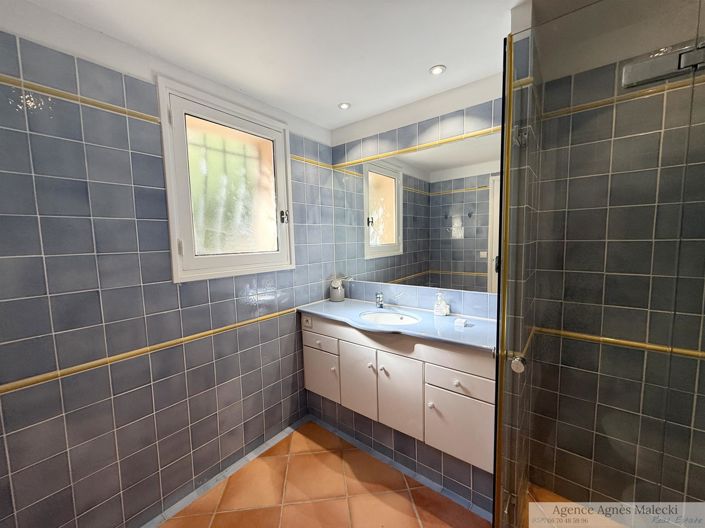 Image No.15-6 Bed House for sale