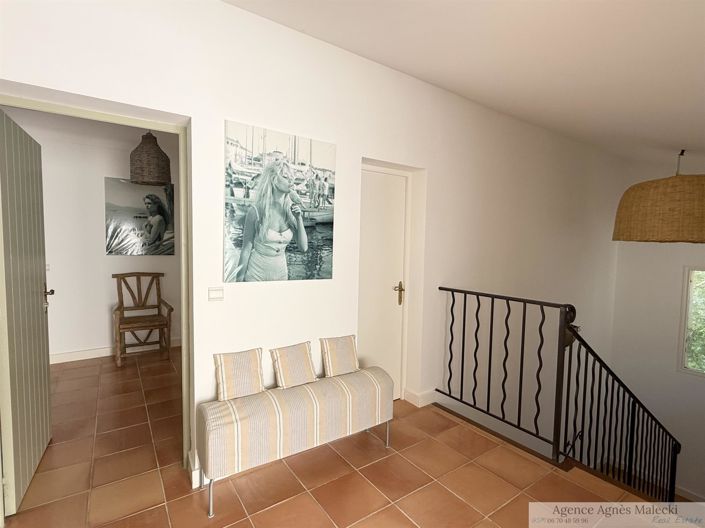 Image No.6-6 Bed House for sale