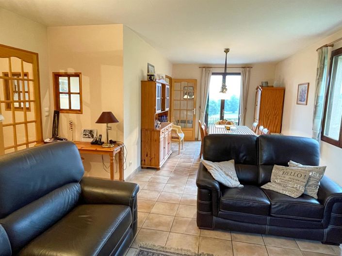 Image No.2-4 Bed House for sale