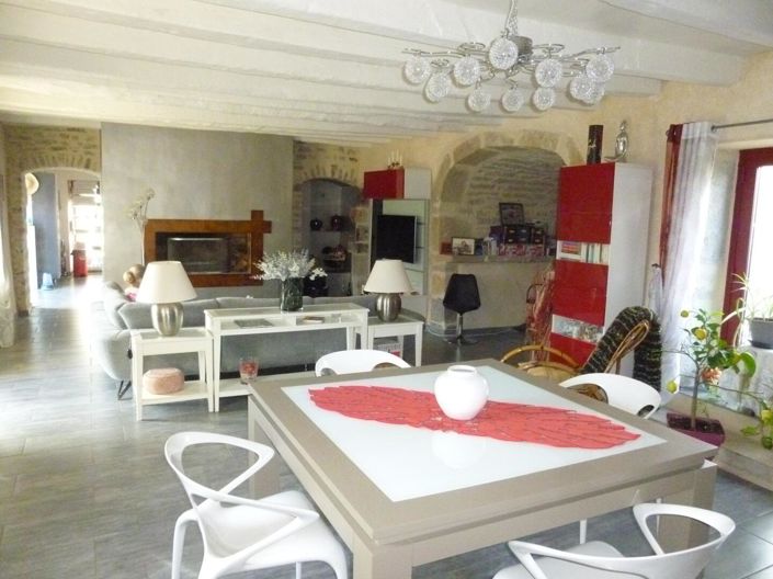 Image No.6-6 Bed House for sale