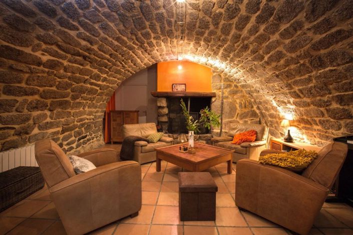 Image No.17-10 Bed House for sale