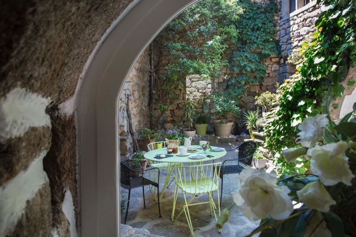 Image No.19-10 Bed House for sale