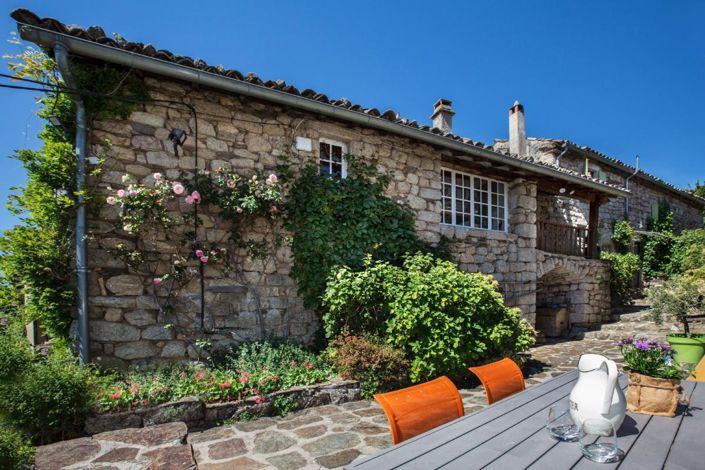 Image No.3-10 Bed House for sale