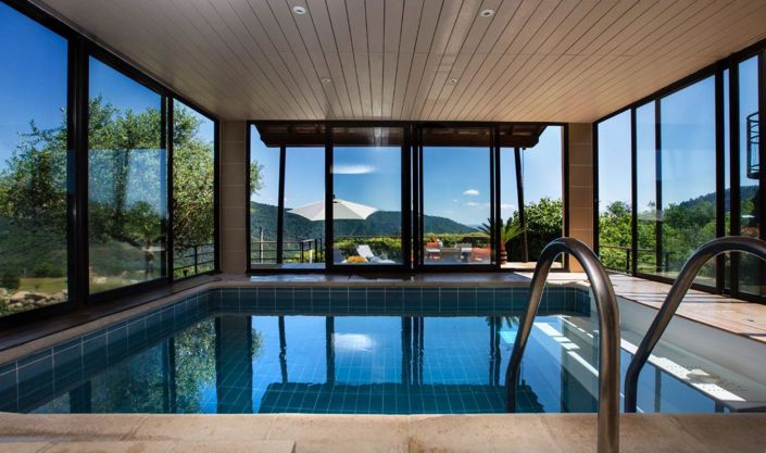 Image No.6-10 Bed House for sale