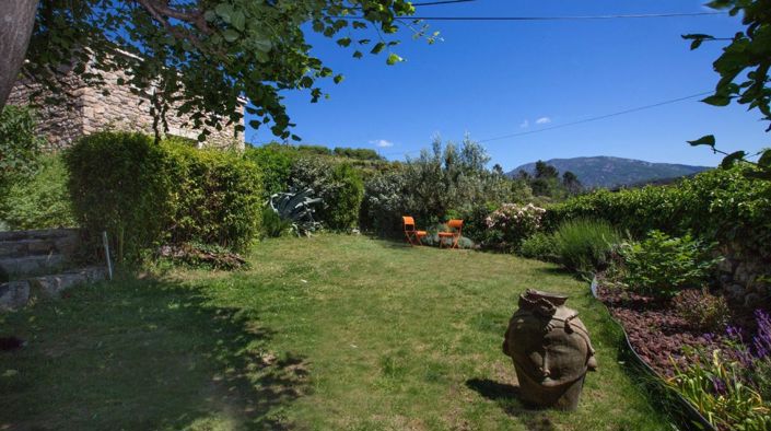 Image No.9-10 Bed House for sale