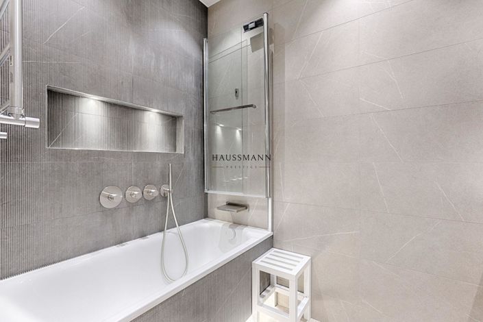 Image No.17-3 Bed Property for sale