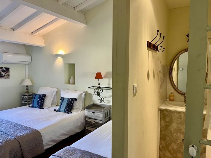 Image No.17-8 Bed House for sale