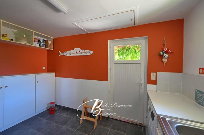 Image No.8-4 Bed House for sale