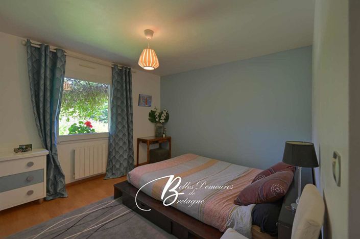 Image No.9-4 Bed House for sale