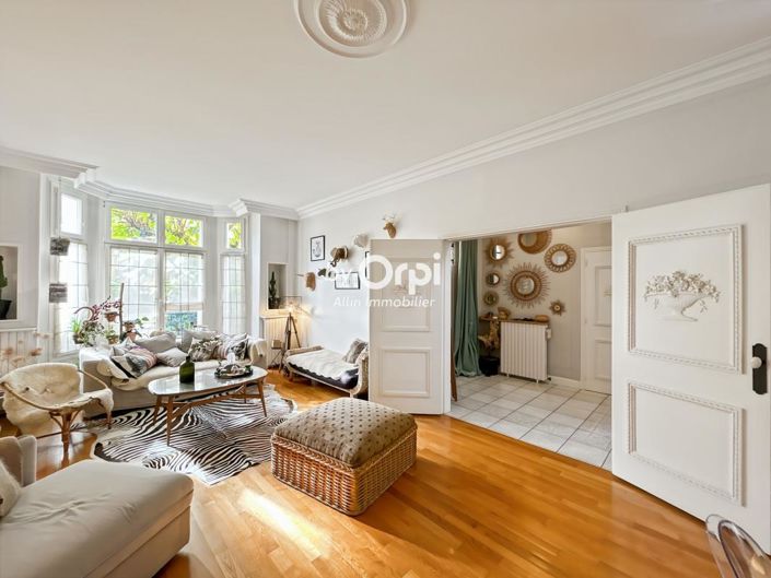 Image No.4-Maison de 6 chambres à vendre à Montluçon