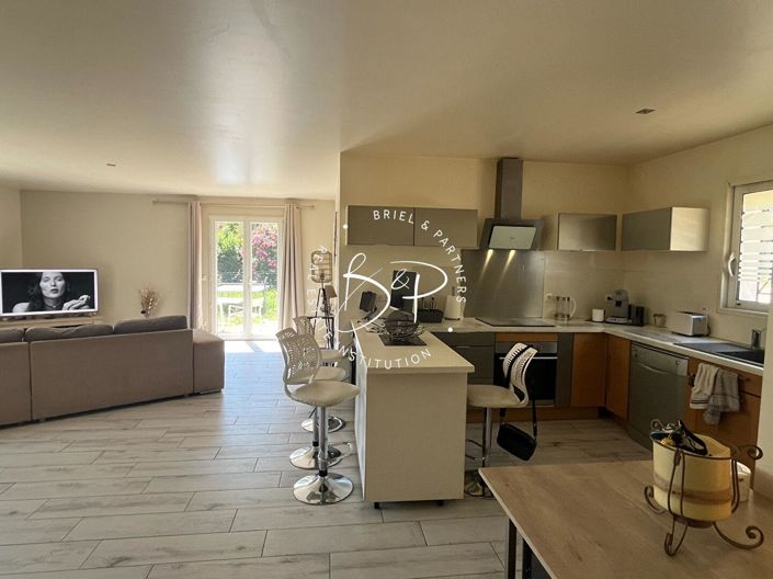 Image No.7-3 Bed House for sale