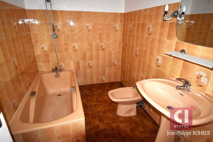 Image No.8-2 Bed House for sale