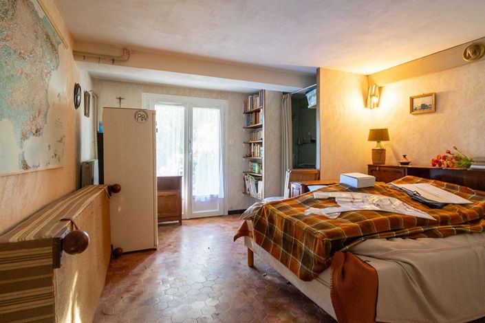 Image No.10-5 Bed House for sale