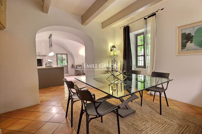 Image No.7-5 Bed House for sale