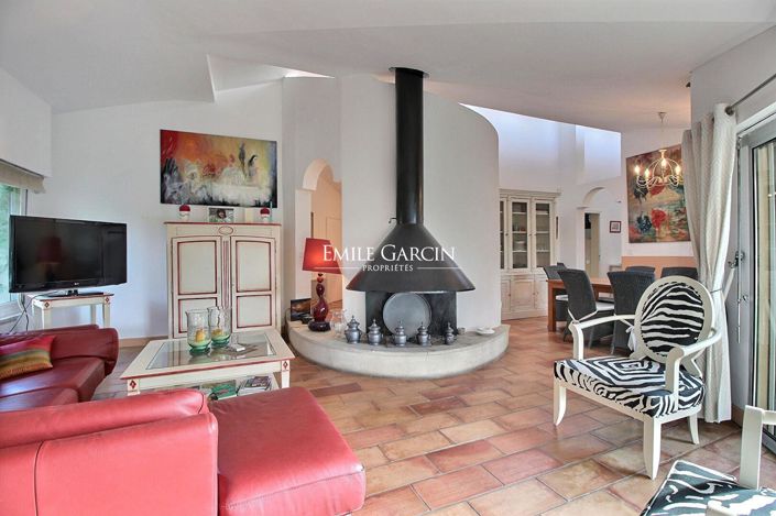 Image No.7-6 Bed House for sale