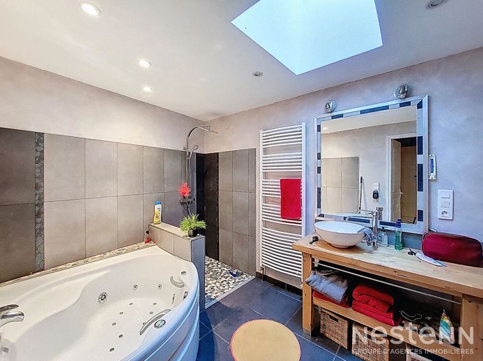 Image No.15-3 Bed House for sale