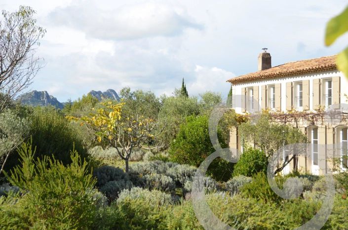 Image No.1-5 Bed House for sale