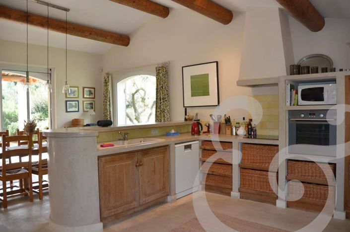 Image No.18-5 Bed House for sale