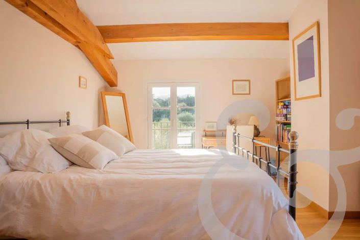 Image No.19-5 Bed House for sale