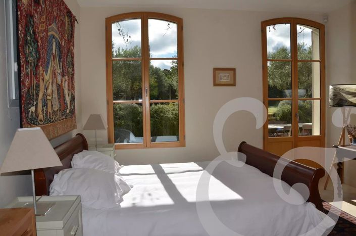 Image No.20-5 Bed House for sale