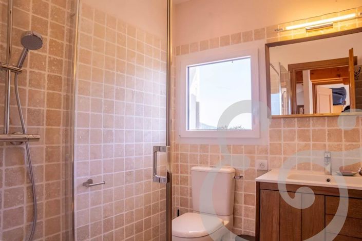 Image No.20-5 Bed House for sale