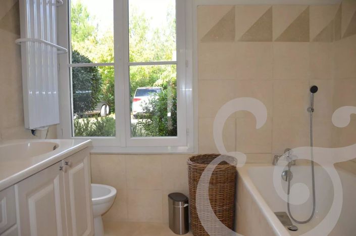 Image No.21-5 Bed House for sale