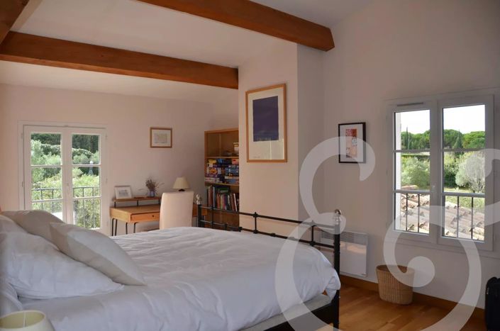 Image No.22-5 Bed House for sale