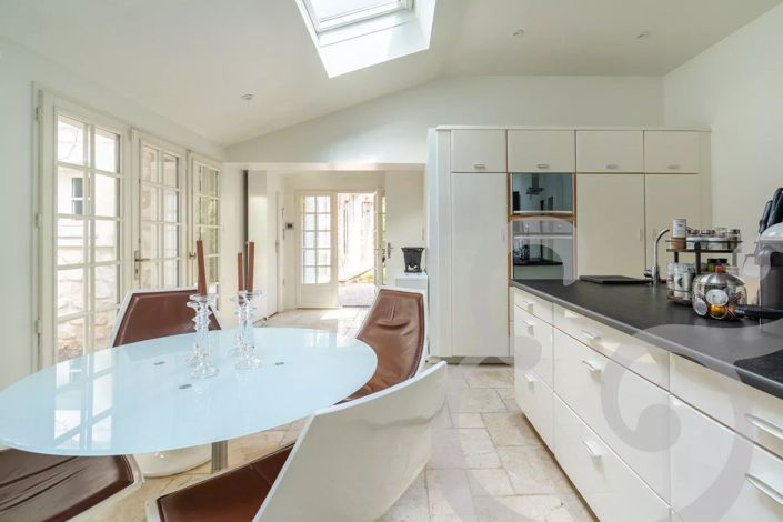 Image No.13-4 Bed House for sale