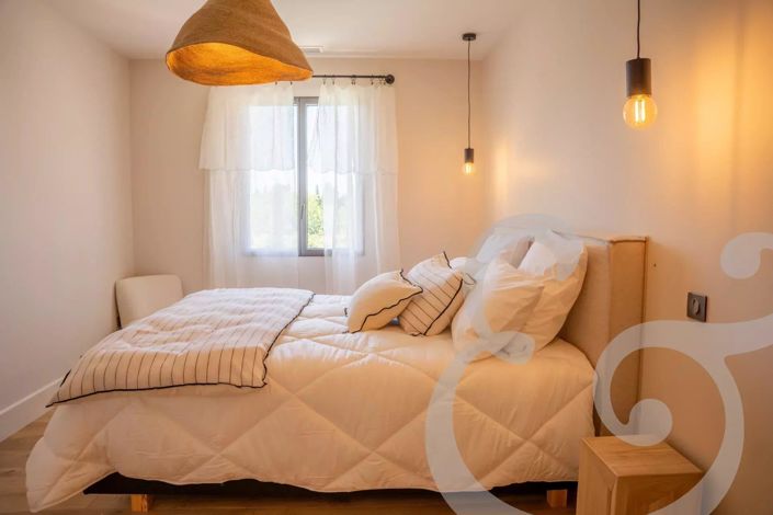 Image No.10-4 Bed House for sale