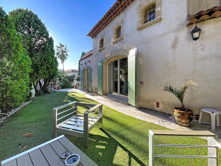 Image No.2-5 Bed House for sale