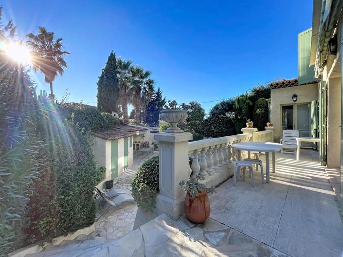 Image No.3-5 Bed House for sale