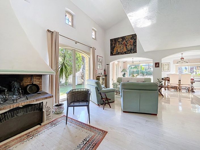 Image No.5-5 Bed House for sale