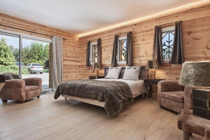 Image No.16-6 Bed House for sale