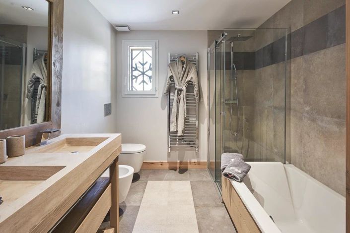 Image No.18-6 Bed House for sale