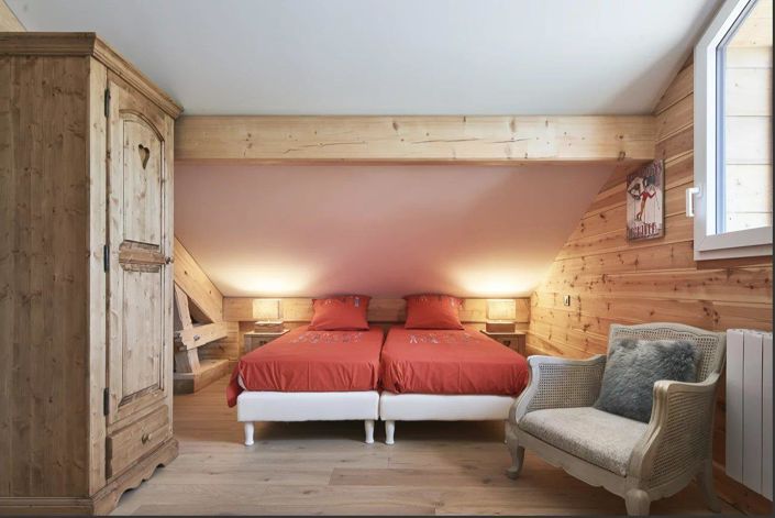 Image No.25-6 Bed House for sale