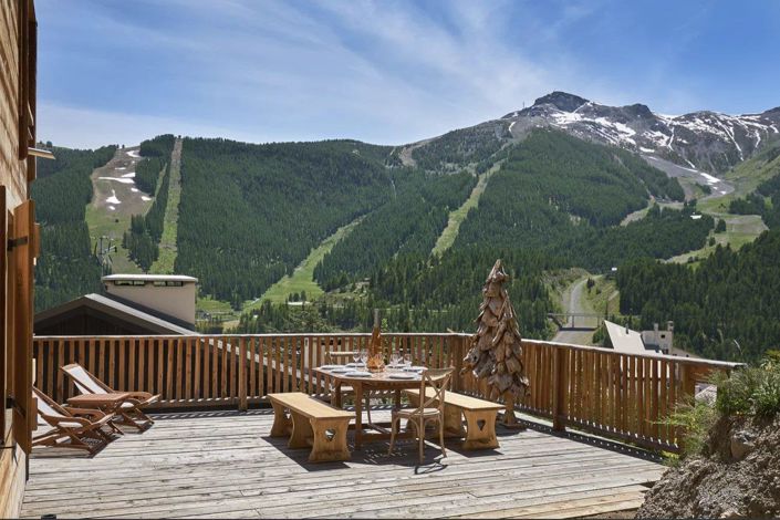 Image No.3-6 Bed House for sale