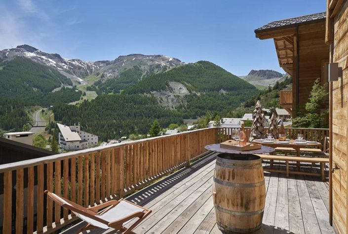 Image No.4-6 Bed House for sale