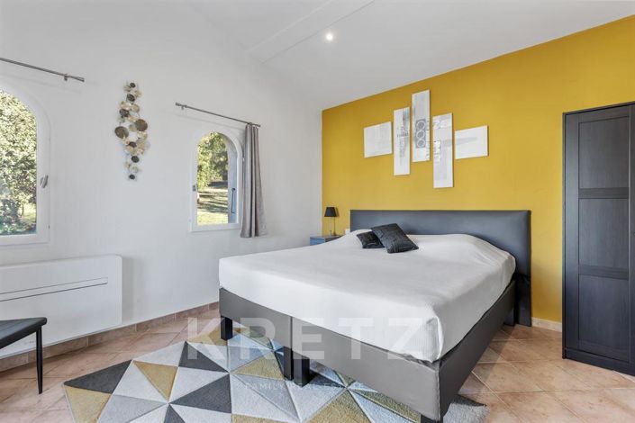 Image No.14-6 Bed House for sale