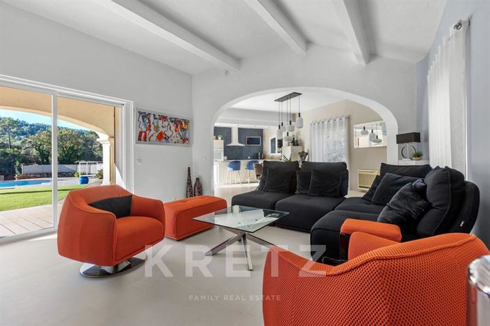 Image No.4-6 Bed House for sale