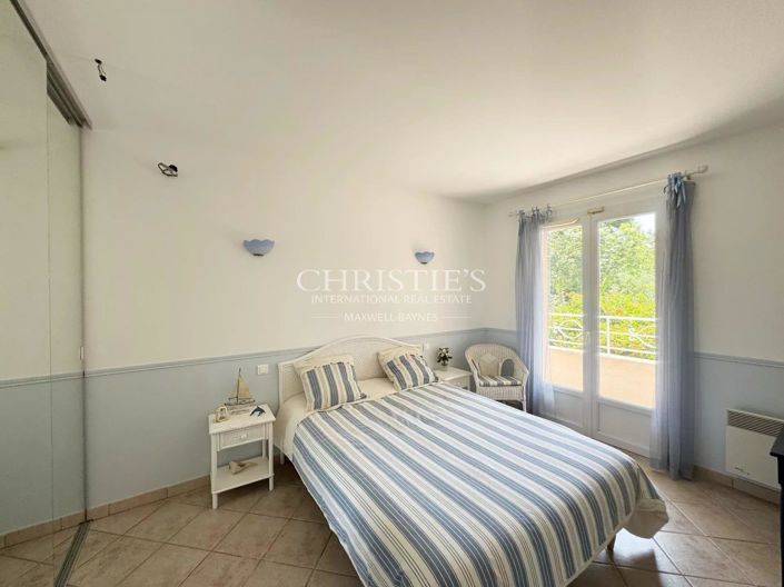 Image No.16-5 Bed House for sale