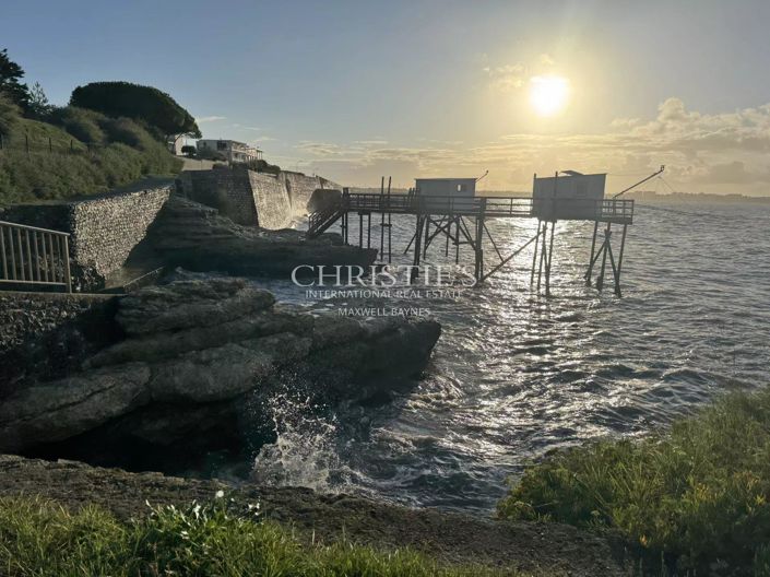 Image No.25-5 Bed House for sale