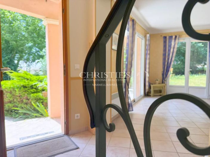 Image No.5-5 Bed House for sale