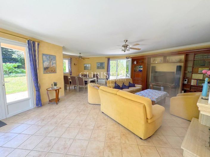 Image No.7-5 Bed House for sale