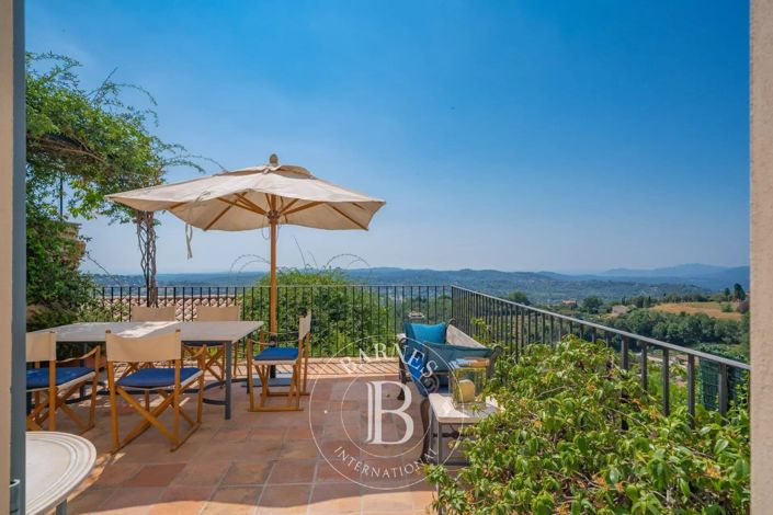 Image No.1-6 Bed House for sale