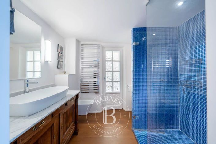 Image No.13-6 Bed House for sale