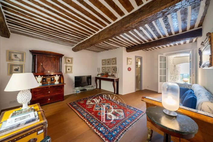 Image No.14-6 Bed House for sale